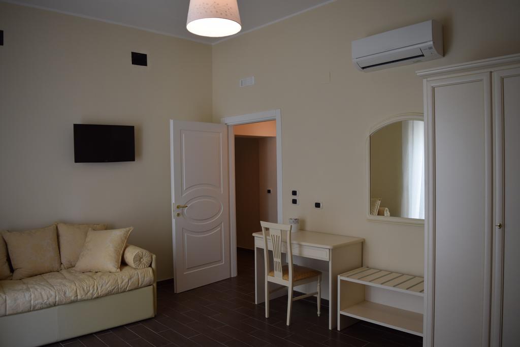 Domus Al Corso Con Servizio B&B Canosa di Puglia Room photo