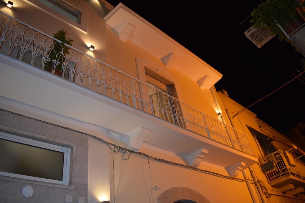 Domus Al Corso Con Servizio B&B Canosa di Puglia Exterior photo