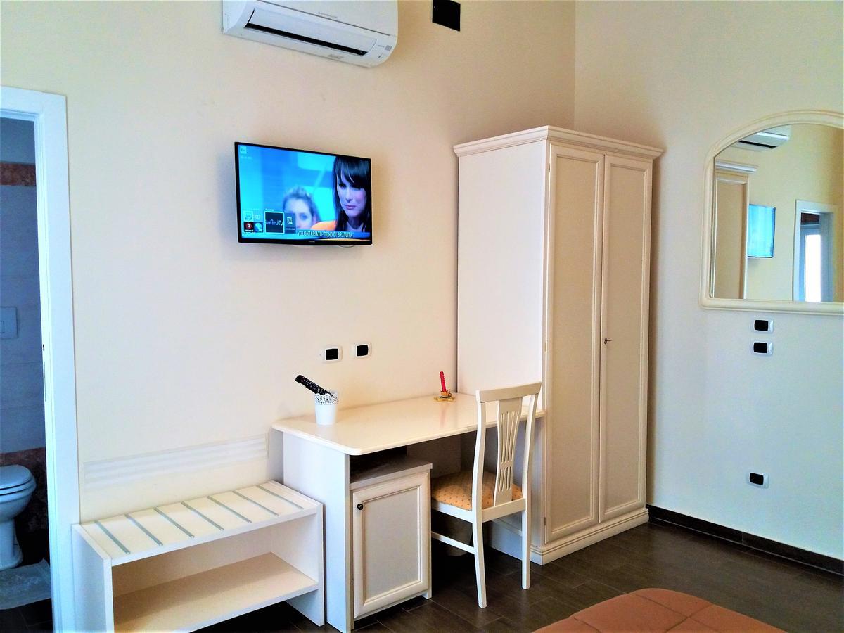 Domus Al Corso Con Servizio B&B Canosa di Puglia Exterior photo