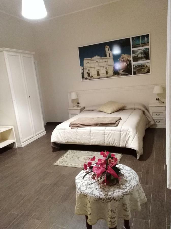 Domus Al Corso Con Servizio B&B Canosa di Puglia Exterior photo